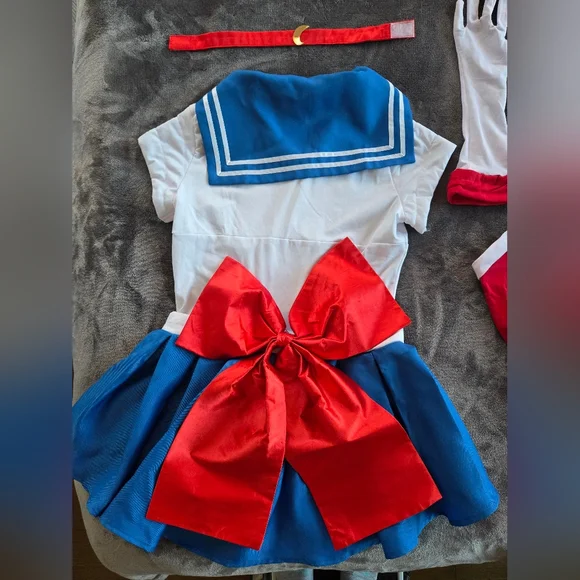 Sailor Moon Costume Red and Blue XS - Picture 8 of 13